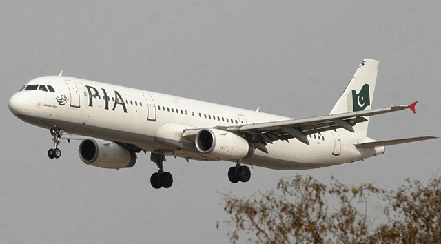 A pregnant woman gives a birth in PIA flight  