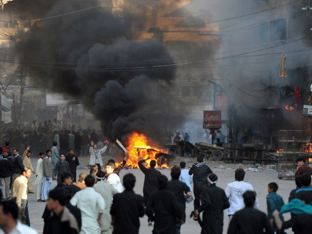 Curfew imposed in parts of Rawalpindi following riot at Ashura procession | TheNewsTribe